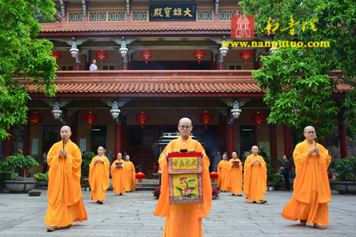 闽南佛学院女众部(紫竹林寺)隆重举行丁酉年浴佛法会