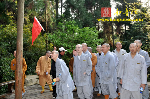 閩南佛學院學僧參學團朝拜律宗道場太姥山平興寺